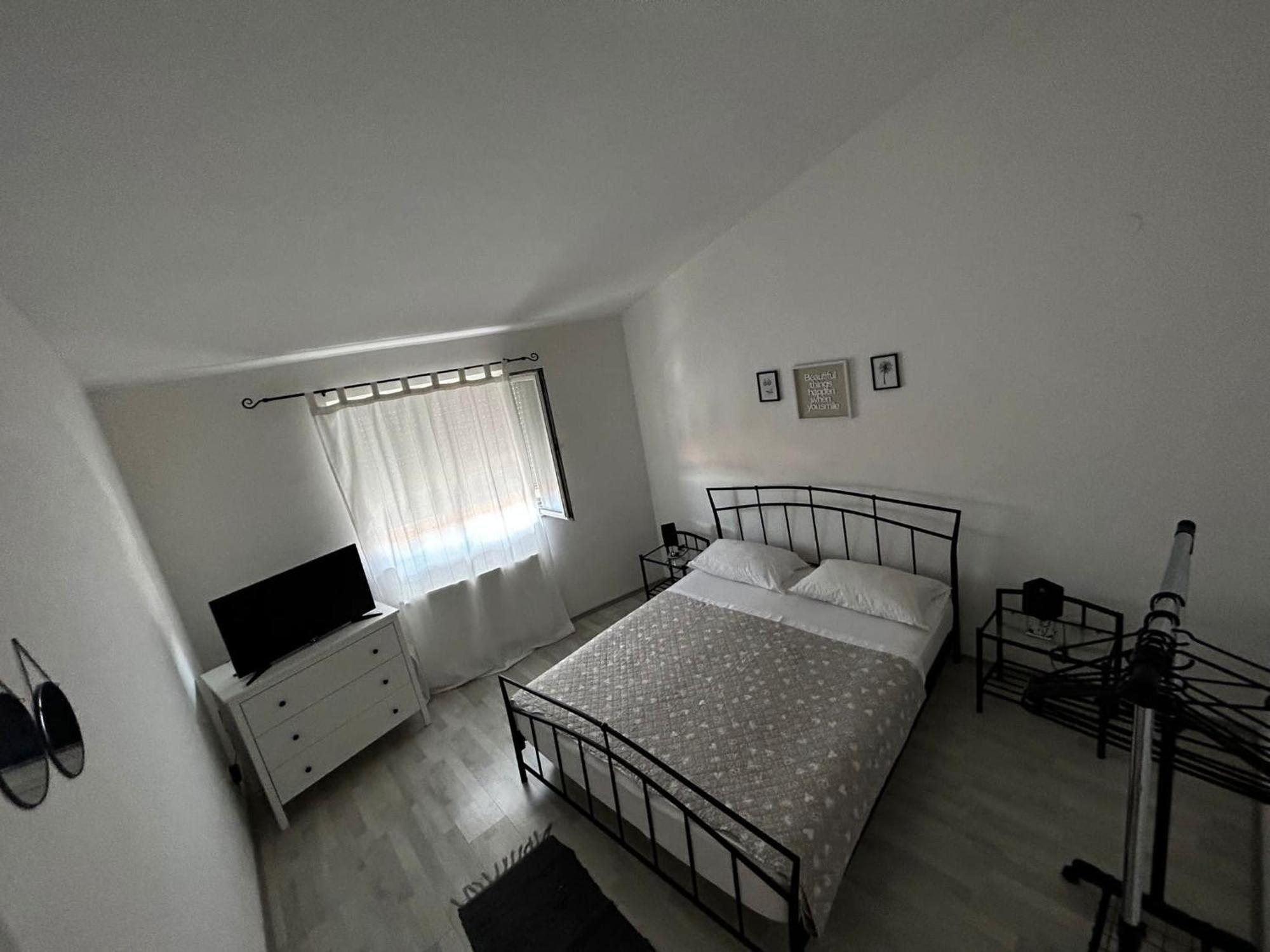 Apartments Petrovic Pirovac Szoba fotó