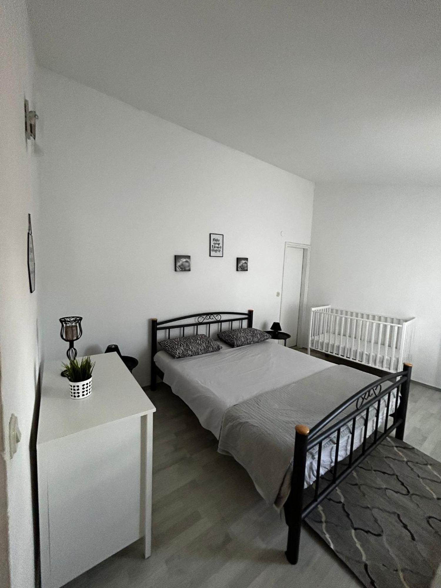 Apartments Petrovic Pirovac Kültér fotó