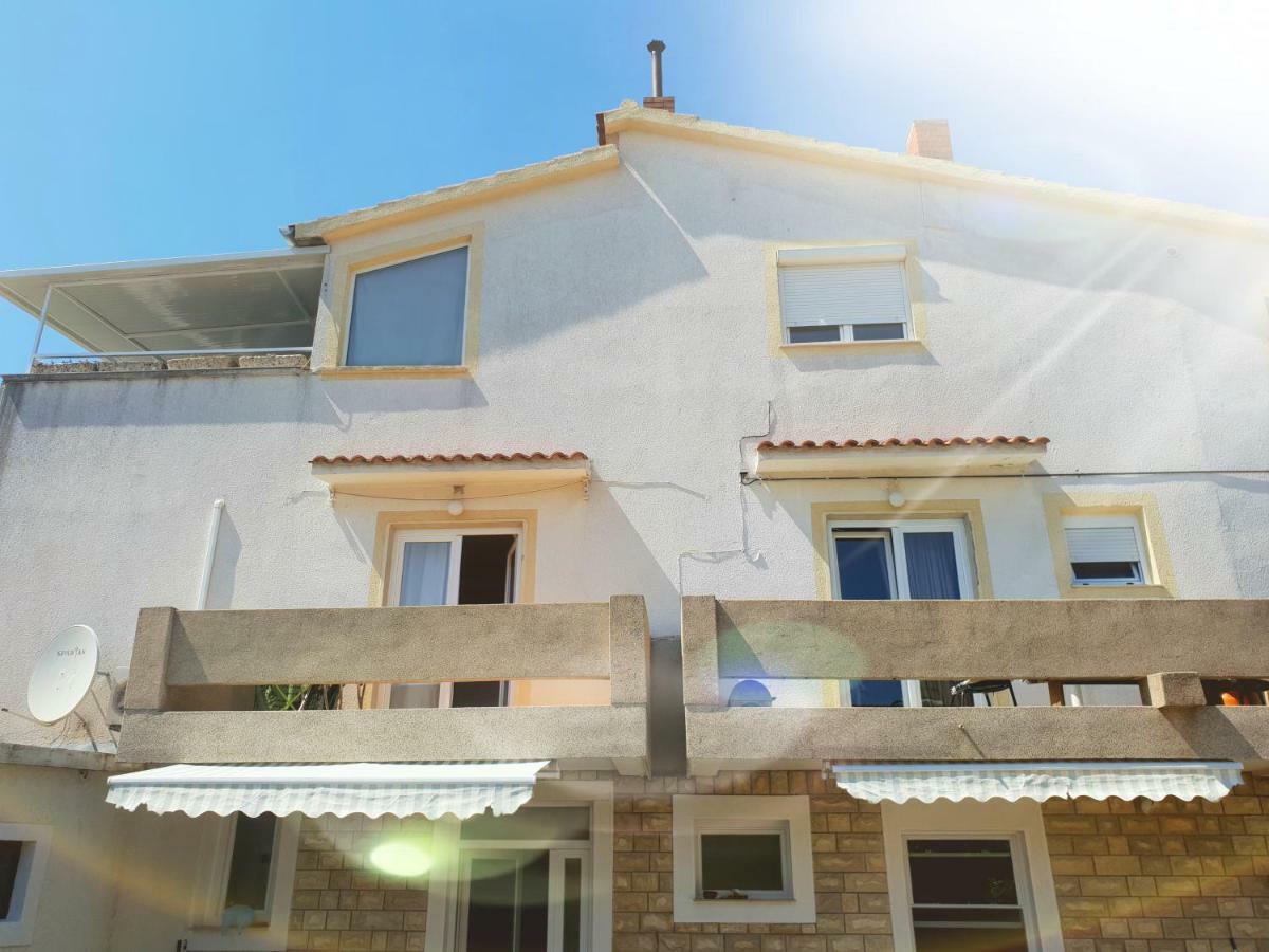 Apartments Petrovic Pirovac Kültér fotó